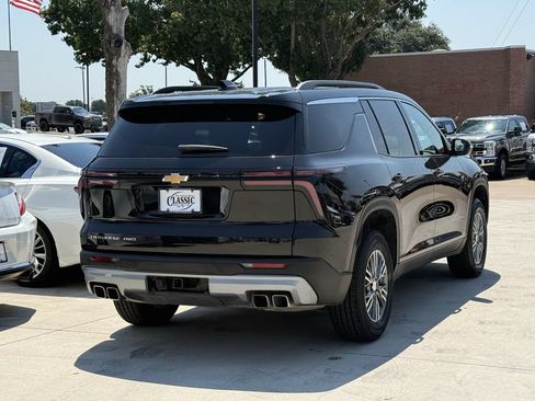 Used 2025 Chevrolet Traverse LT AWD/4WD image 4