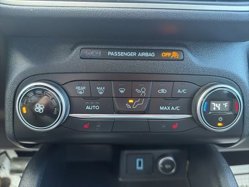 Certified 2020 Ford Escape SE image 21