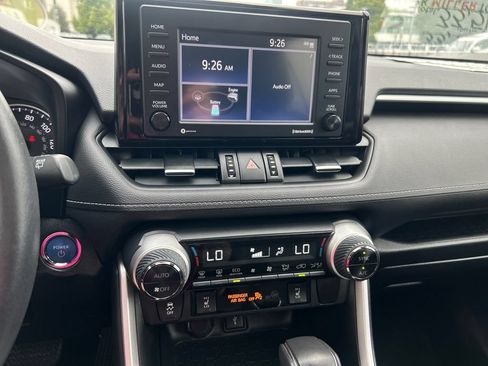 Certified 2021 Toyota RAV4 XLE Premium AWD/4WD image 20