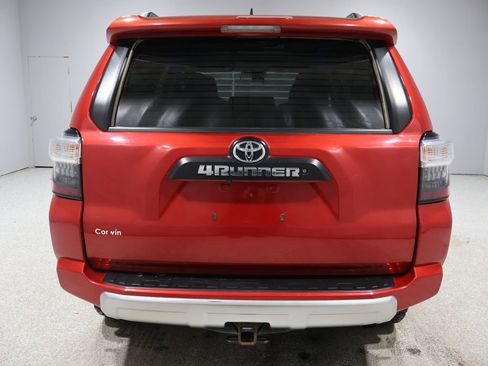 Used 2018 Toyota 4Runner TRD Off-Road image 3