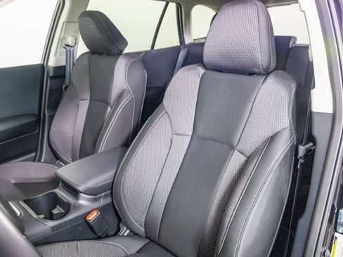 Used 2025 Subaru Outback Premium w/ Popular Package #1A image 19