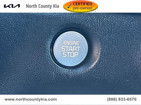 Certified 2025 Kia Sorento LX image 25