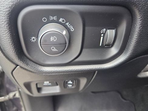 Used 2021 RAM 1500 Big Horn RWD image 12