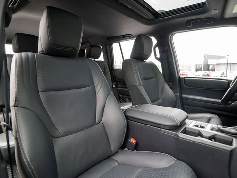 Used 2025 Toyota Land Cruiser w/ Premium Package image 17