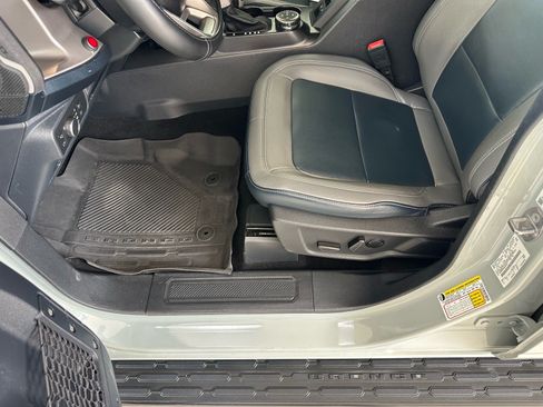 Certified 2022 Ford Bronco Outer Banks w/ Sasquatch Package AWD/4WD image 16
