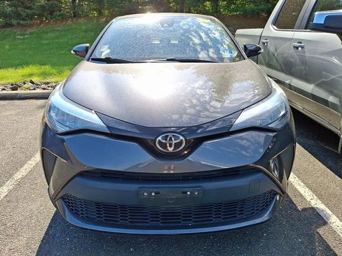 Used 2020 Toyota C-HR LE FWD image 2