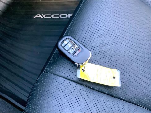 Used 2023 Honda Accord Touring image 14