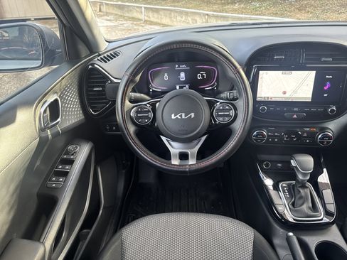 Used 2024 Kia Soul S image 11