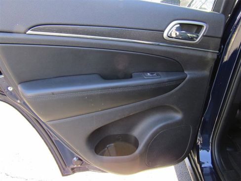 Used 2018 Jeep Grand Cherokee Limited image 30