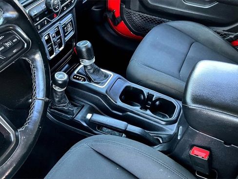 Used 2021 Jeep Gladiator Sport image 15