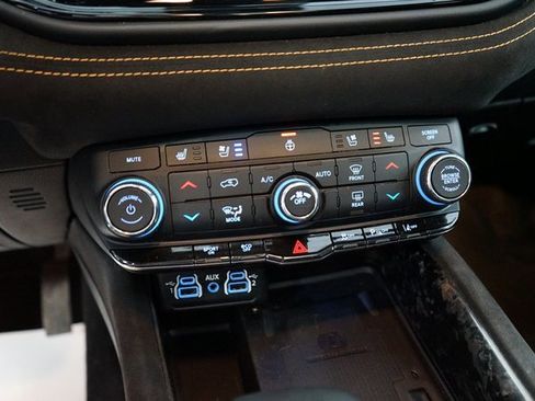 Used 2023 Dodge Durango R/T w/ Hemi Orange Plus Package image 41