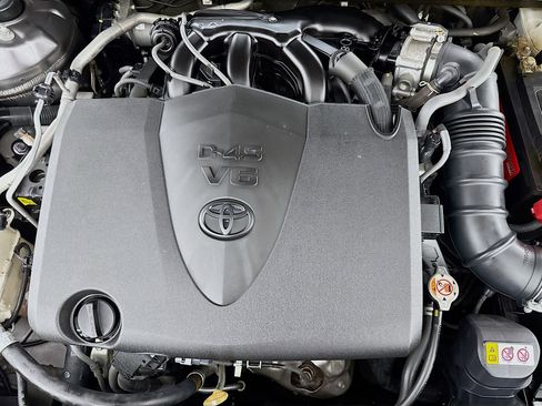 Used 2019 Toyota Camry XLE image 69