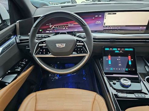 Used 2025 Cadillac Escalade Premium Luxury w/ Touring Package image 39