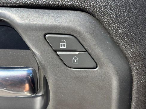 Used 2024 Chevrolet Silverado 2500 Custom w/ Custom Value Package image 23