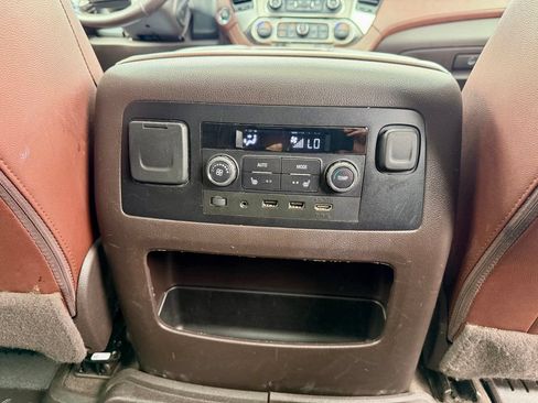 Used 2020 Chevrolet Suburban Premier AWD/4WD image 29