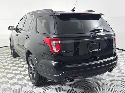 Used 2018 Ford Explorer XLT w/ XLT Appearance Package AWD/4WD image 7