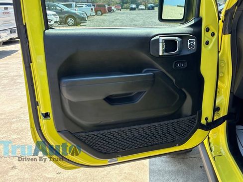 Used 2023 Jeep Wrangler Unlimited Rubicon 4xe w/ Steel Bumper Group AWD/4WD image 20