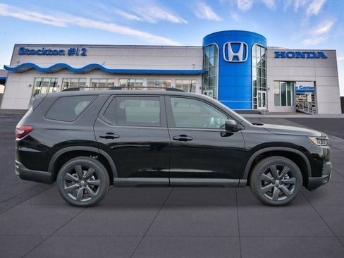 New 2026 Honda Pilot Sport image 6