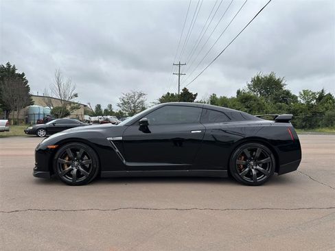 Used 2010 Nissan GT-R Premium image 5