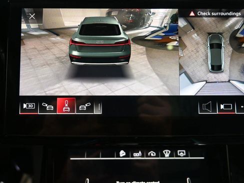 Used 2020 Audi e-tron Prestige w/ Prestige Package image 32