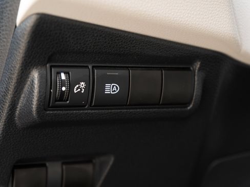 Used 2022 Toyota Corolla Cross LE image 38