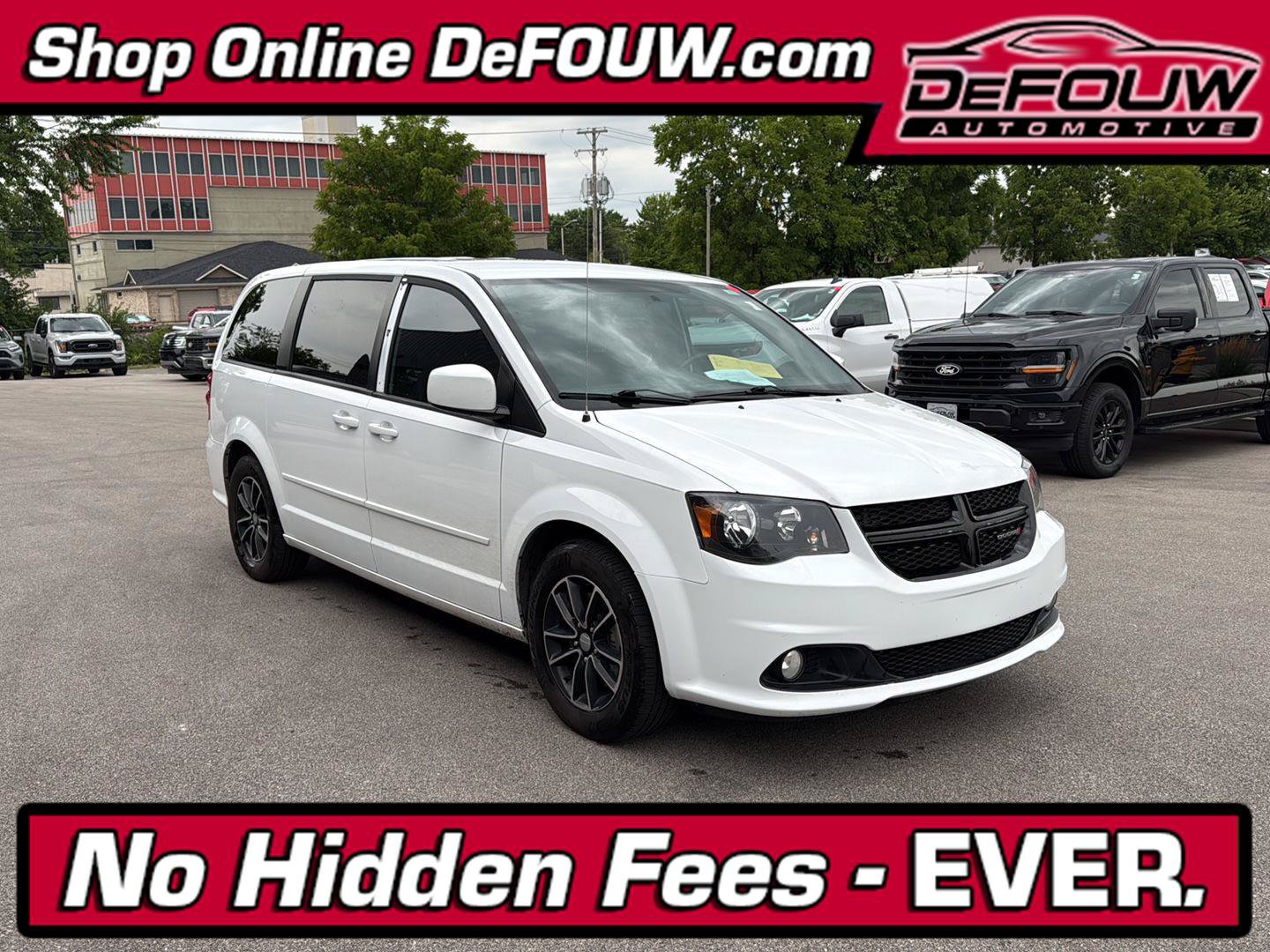 Used 2016 Dodge Grand Caravan SXT FWD image 1