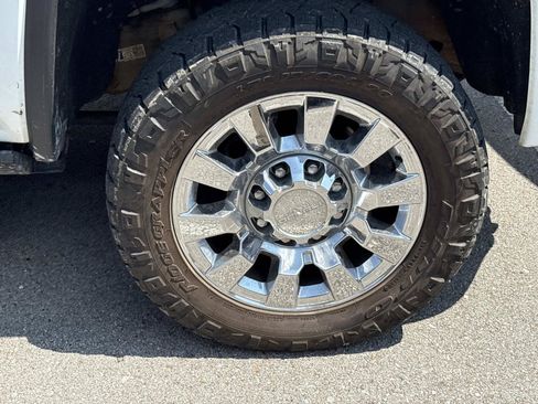 Used 2019 GMC Sierra 2500 Denali w/ Duramax Plus Package AWD/4WD image 11
