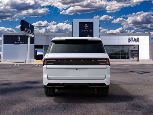 New 2027 Lincoln Navigator Reserve AWD/4WD image 7