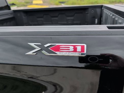 Used 2022 GMC Sierra 1500 SLT AWD/4WD image 7
