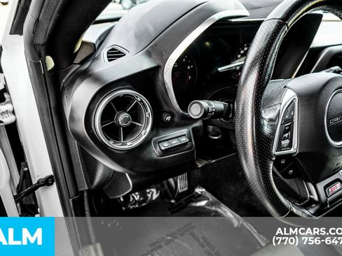 Used 2021 Chevrolet Camaro SS image 30