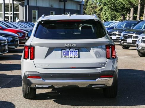 New 2025 Kia Sorento S image 8