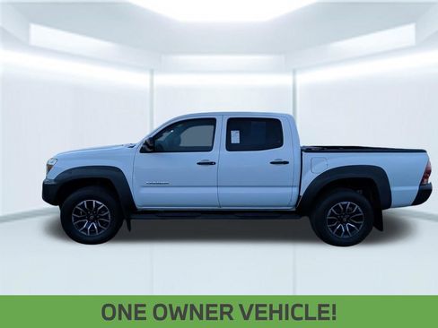 Used 2014 Toyota Tacoma PreRunner image 2