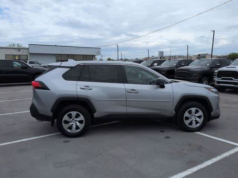 Used 2023 Toyota RAV4 LE FWD image 9