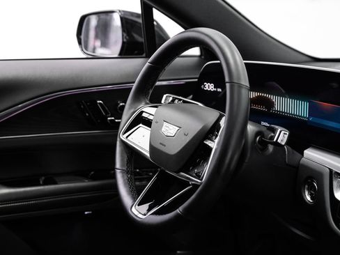 Used 2024 Cadillac Lyriq Sport AWD/4WD image 15