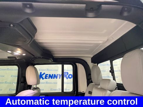 Used 2021 Jeep Gladiator Mojave AWD/4WD image 15