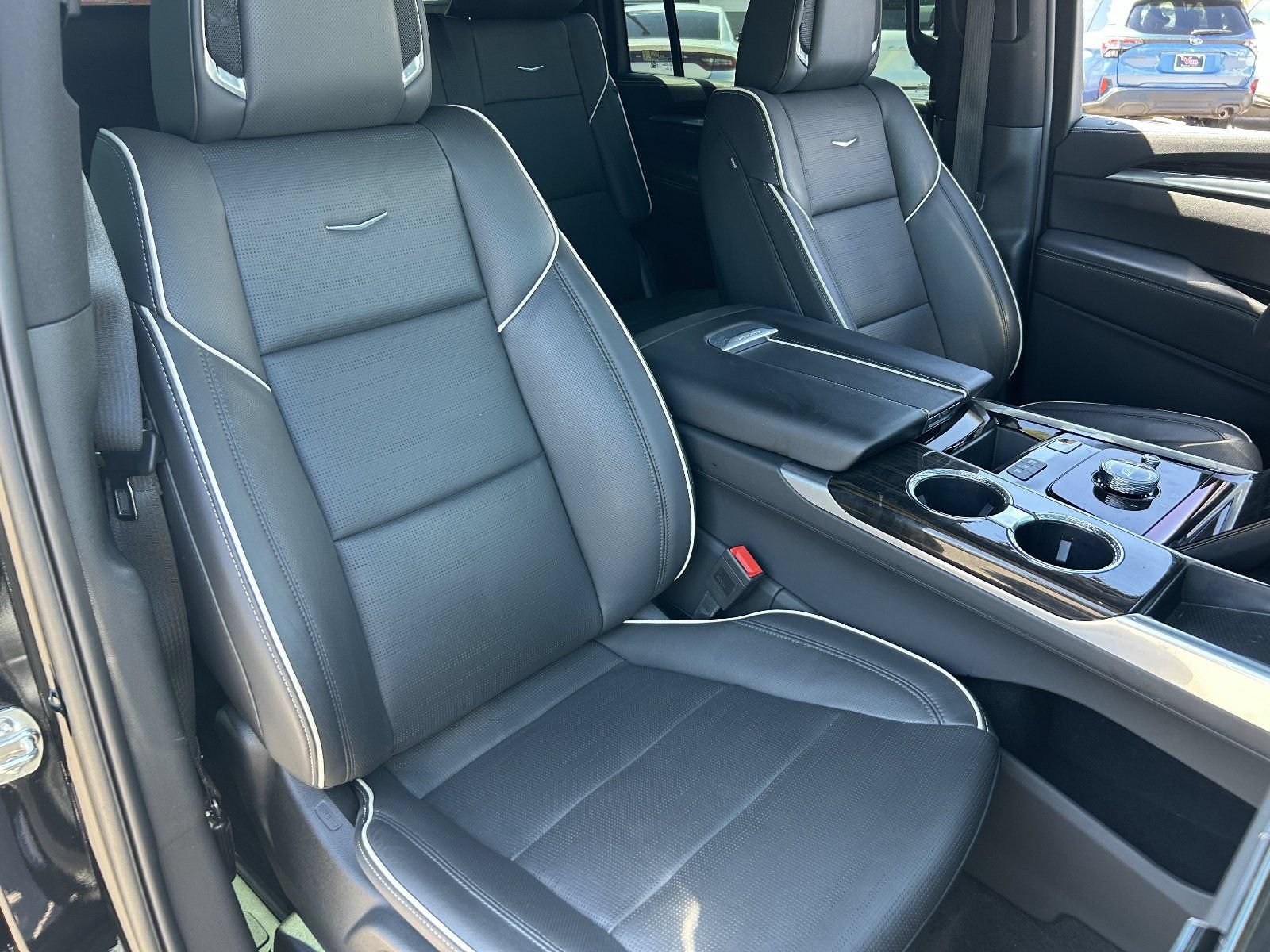 Certified 2025 Cadillac Escalade ESV Premium Luxury w/ LPO, Floor Liner Package AWD/4WD image 11
