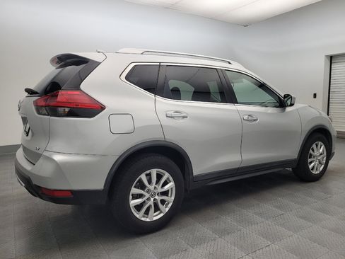 Used 2017 Nissan Rogue SV image 9