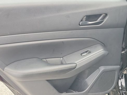 Used 2025 Nissan Altima 2.5 SV FWD image 10