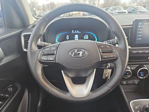 Used 2023 Hyundai Venue SEL image 14