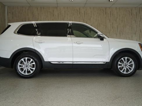 Used 2020 Kia Telluride LX AWD/4WD image 6