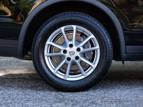 Used 2016 Porsche Cayenne AWD/4WD image 14