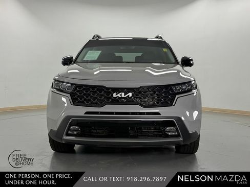 Used 2022 Kia Sorento SX Prestige AWD/4WD image 2