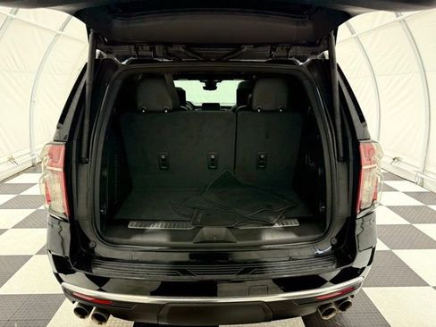 Used 2023 Chevrolet Tahoe High Country w/ Advanced Technology Package image 5