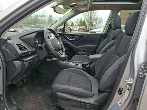 Used 2019 Subaru Forester Premium AWD/4WD image 13