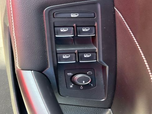 Used 2024 Volkswagen Tiguan SEL R-Line image 15