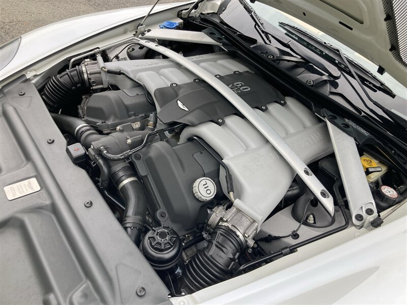 Used 2011 Aston Martin DB9 Volante RWD image 38
