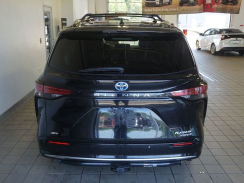 Used 2024 Toyota Sienna Platinum AWD/4WD image 18