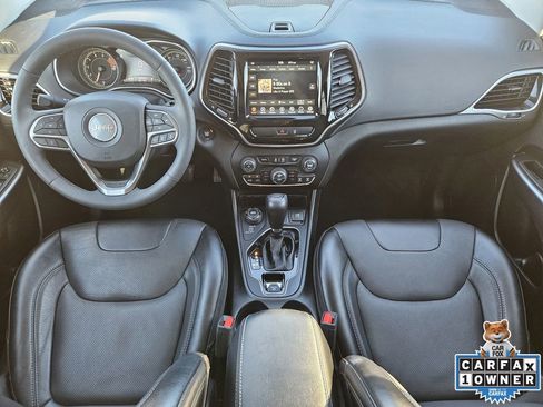 Used 2022 Jeep Cherokee Limited image 32