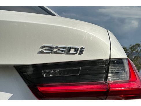 Used 2019 BMW 330i Sedan w/ Premium Package RWD image 17