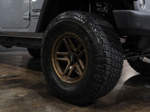 Used 2018 Jeep Wrangler Unlimited Sport S AWD/4WD image 49